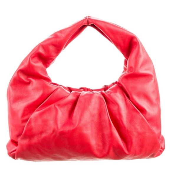 Bottega Veneta | The Medium Shoulder Pouch in Red Leather - Picture 4 of 11